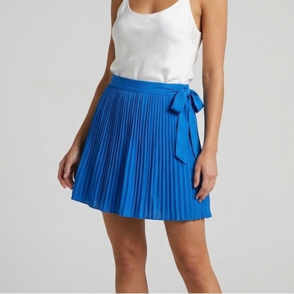 NWT Sugar +‎ Lips Blue Pleated Mini Skirt